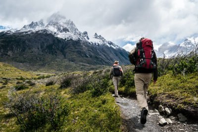 service-main-hiking